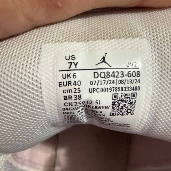 Nike Air Jordan 1 Mid - Picture 2 of 2